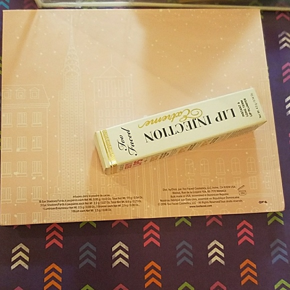 Too Faced the Chocolate Shop Holiday Palette - Picture 5 of 6